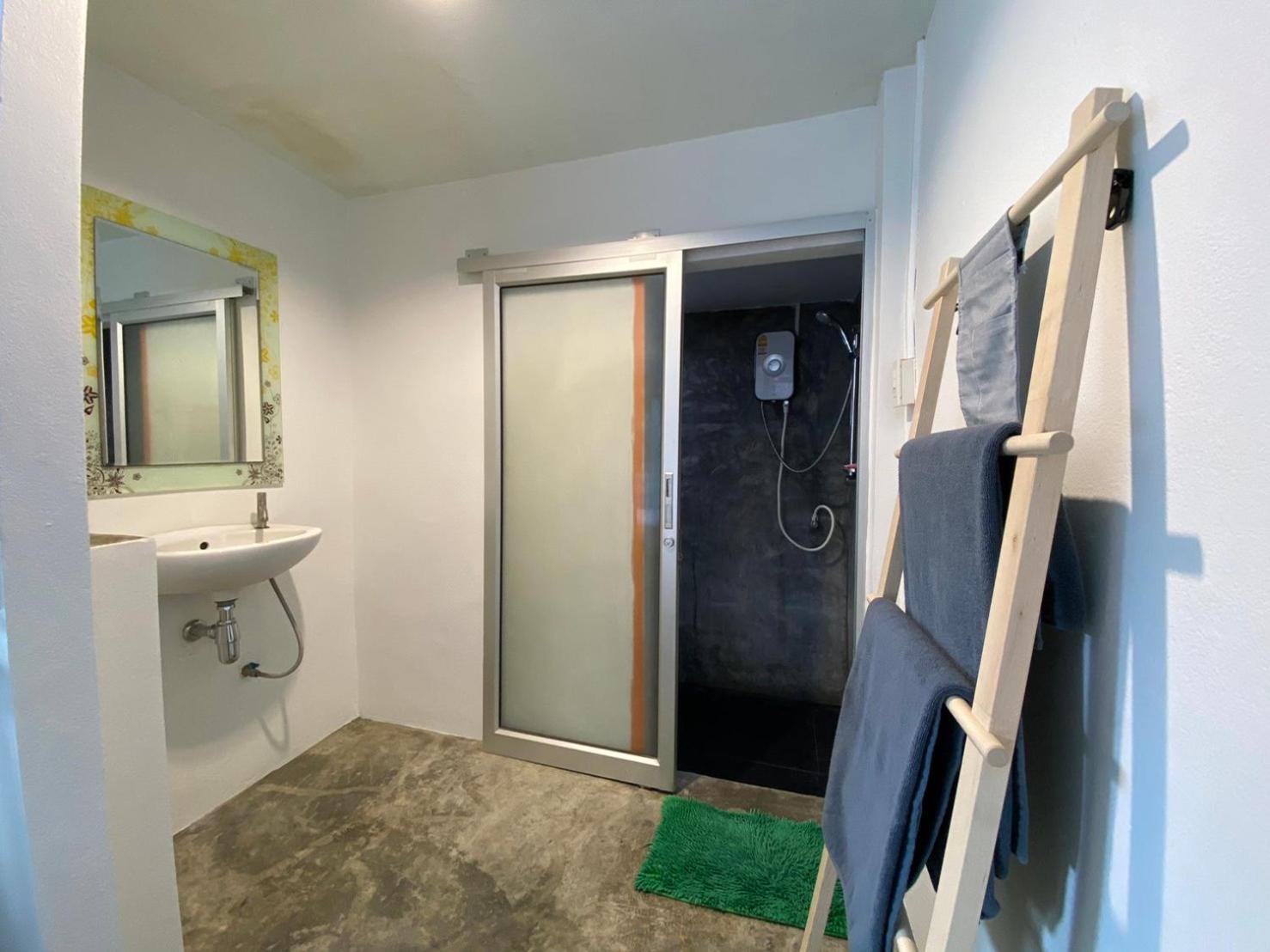 Sawaddeethaweesuk At Kohlarn Apartman Szoba fotó