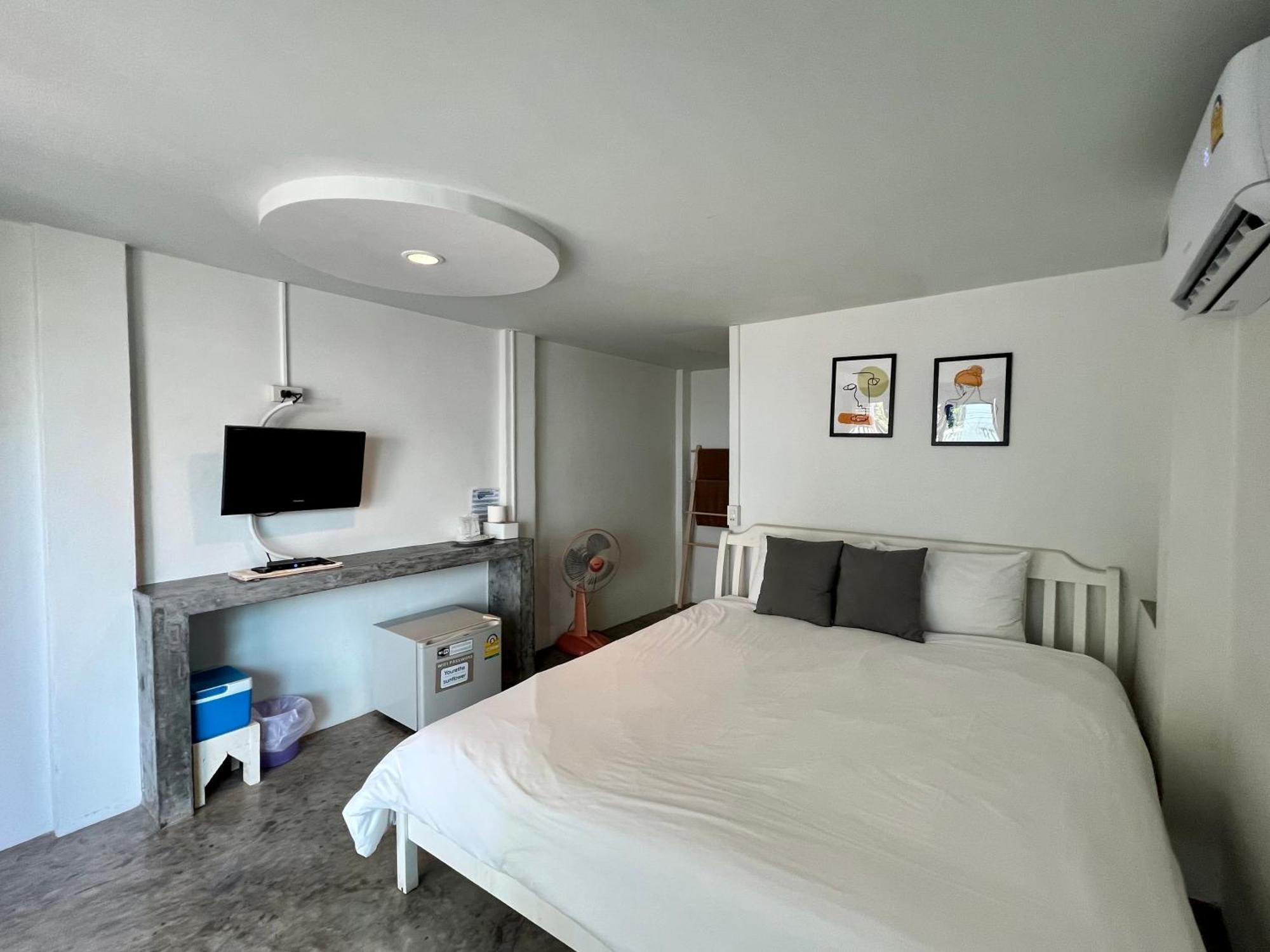 Sawaddeethaweesuk At Kohlarn Apartman Szoba fotó