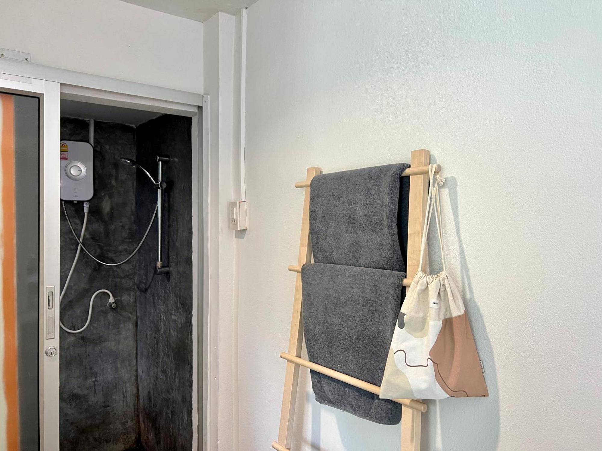 Sawaddeethaweesuk At Kohlarn Apartman Szoba fotó