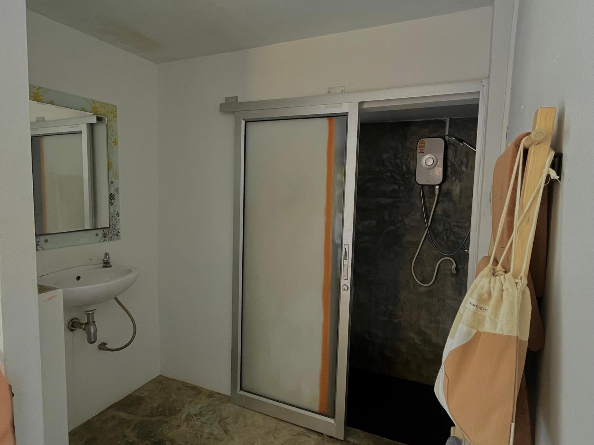 Sawaddeethaweesuk At Kohlarn Apartman Szoba fotó